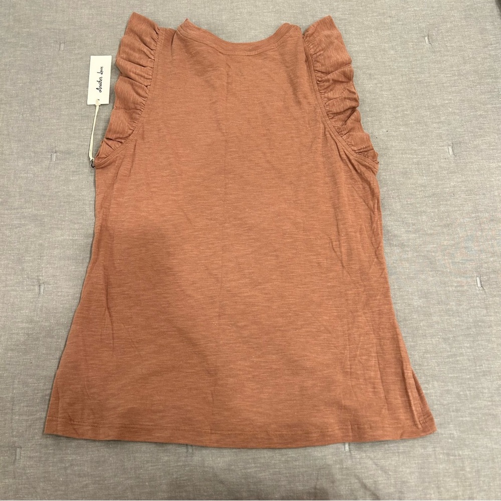 NWT Ruffle sleeve tank - Picture 6 of 7